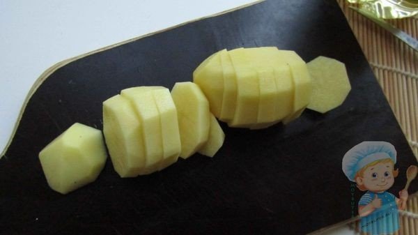 Картофель нарезанный крупными кубиками используют для приготовления
