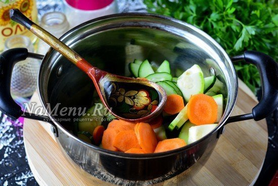 Салат из огурцов и кабачков на зиму без стерилизации
